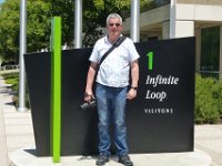 USA2016-164  Apple HQ at 1 Infinite Loop : 2016, August, Betty, US, holidays